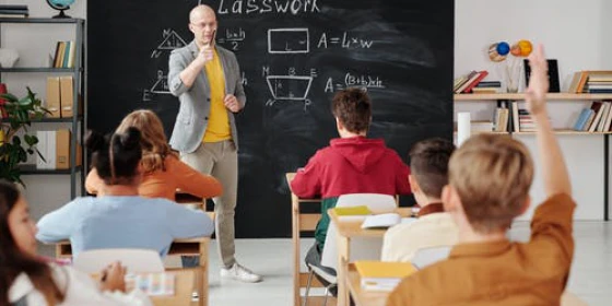 Scuola: lo sportello d’ascolto, la consulenza a insegnanti e genitori, le serate-genitori