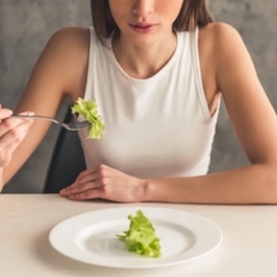 Disturbi alimentari in adolescenza: prevenzione, diagnosi e cura